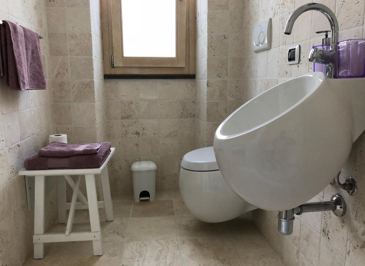 Casa Viola, Splendido Soggiorno Sul Mare Porto Columbu - Perd'E Sali Exterior foto